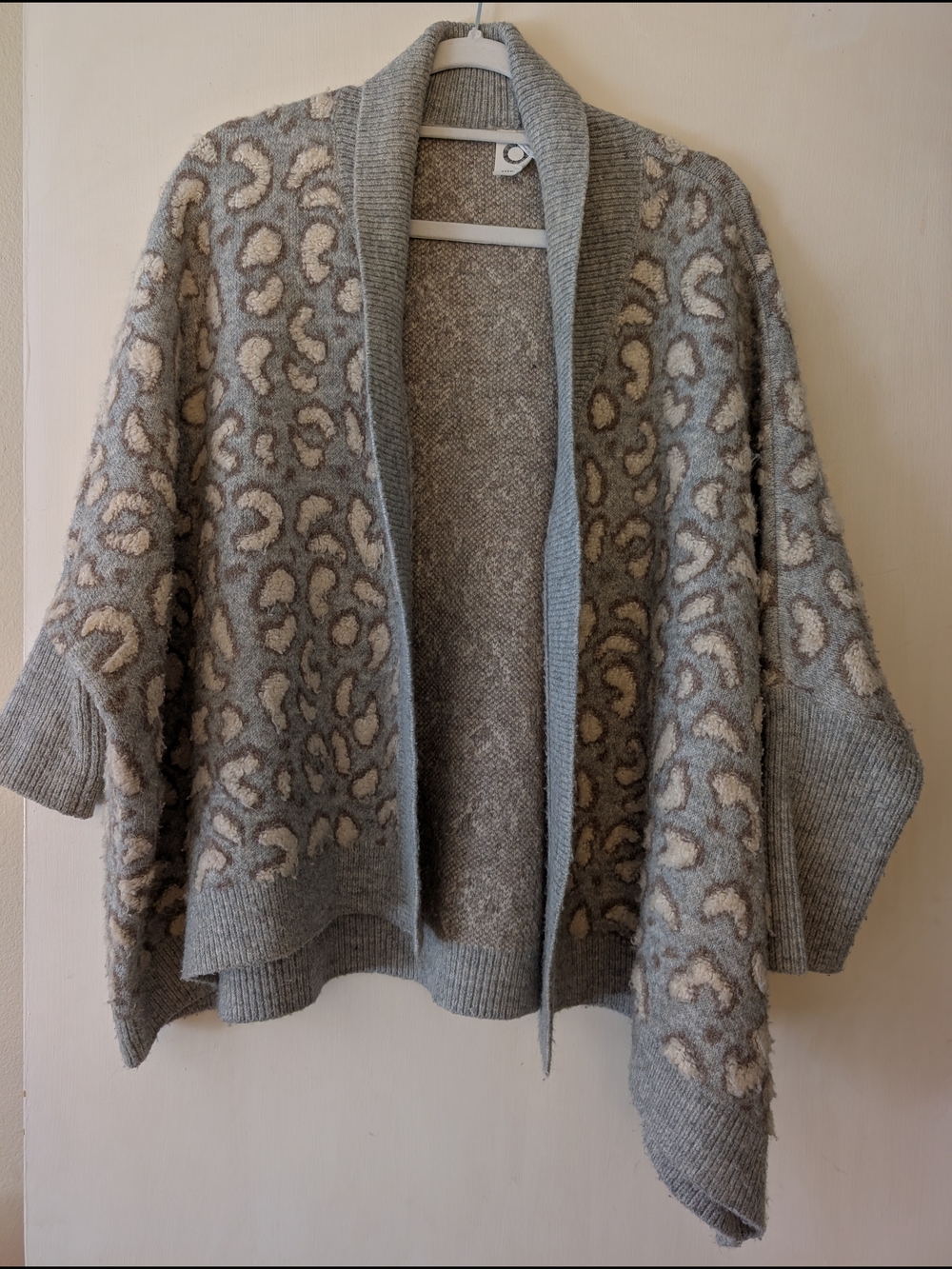 Open-Front Leopard Jacquard Shawl Cardigan - Gray/Cream